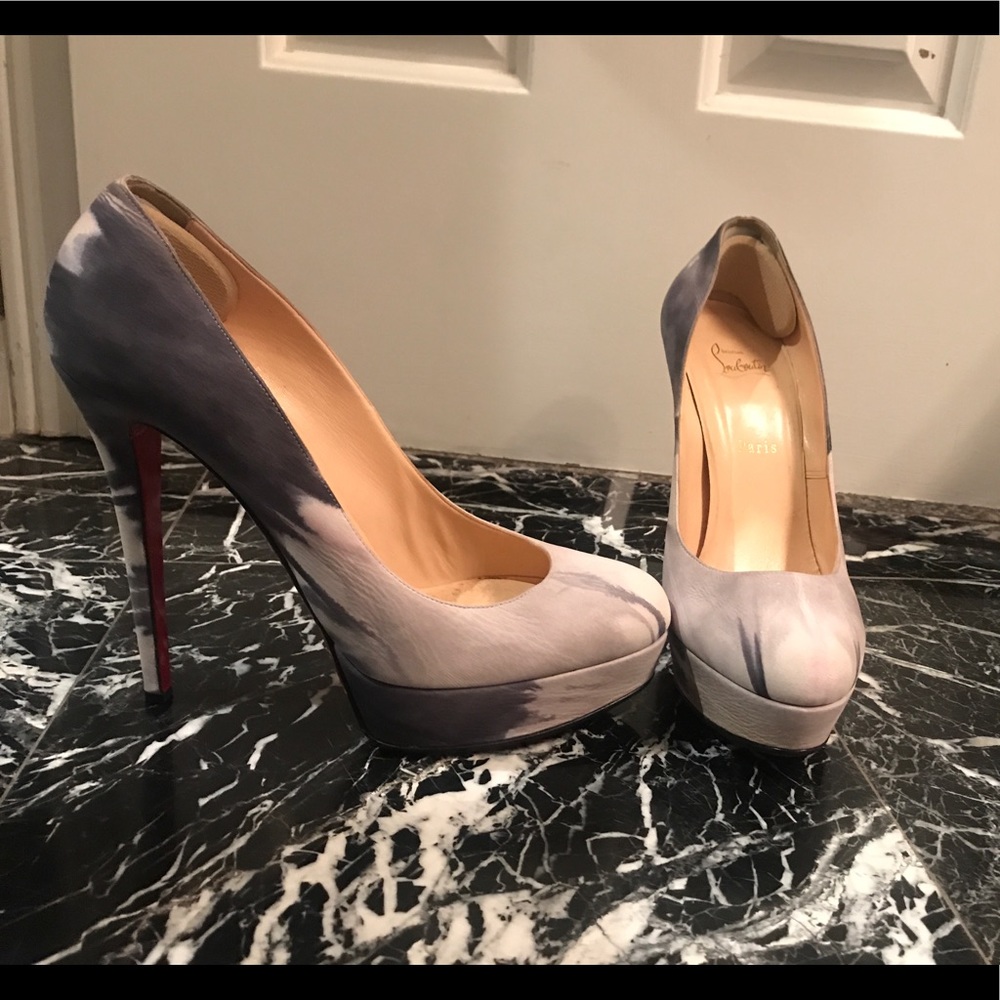 Christian Louboutin Round Toe marble Heels sz 41.